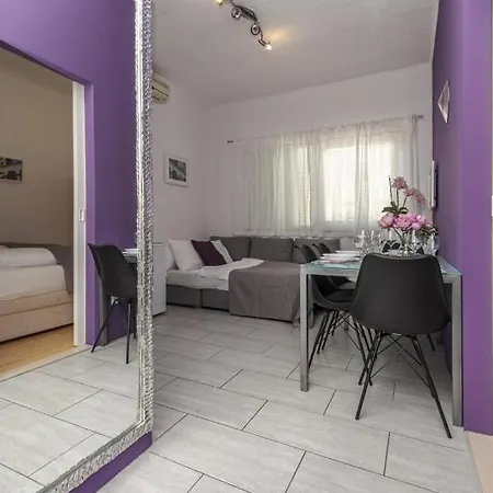 Apartment Love